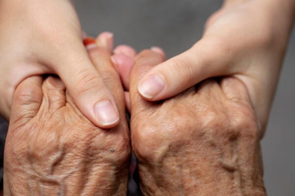 Grafiek van stijgende zorgpremies en wachtlijsten in de Nederlandse GGZ in 2026.